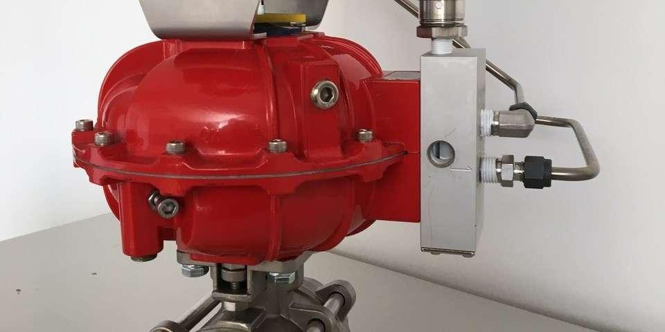 Vane-type pneumatic actuator